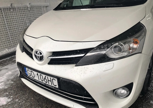 Toyota Verso cena 51900 przebieg: 132000, rok produkcji 2013 z Gdańsk małe 232